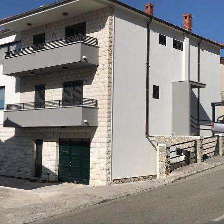 Apartments Tonkita With Jacuzzi Makarska Exterior foto
