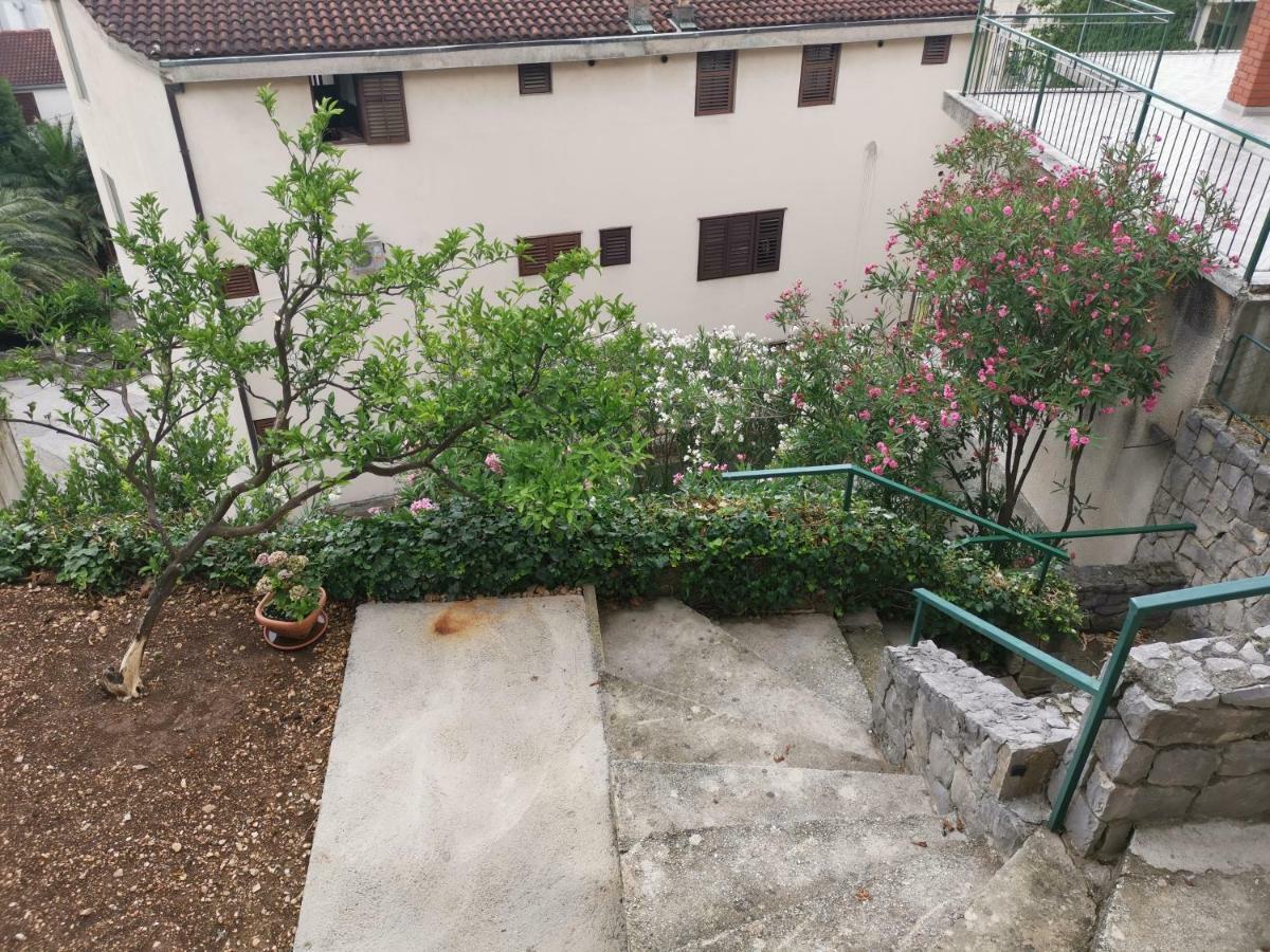 Apartments Tonkita With Jacuzzi Makarska Exterior foto