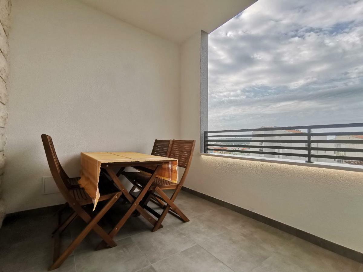 Apartments Tonkita With Jacuzzi Makarska Exterior foto