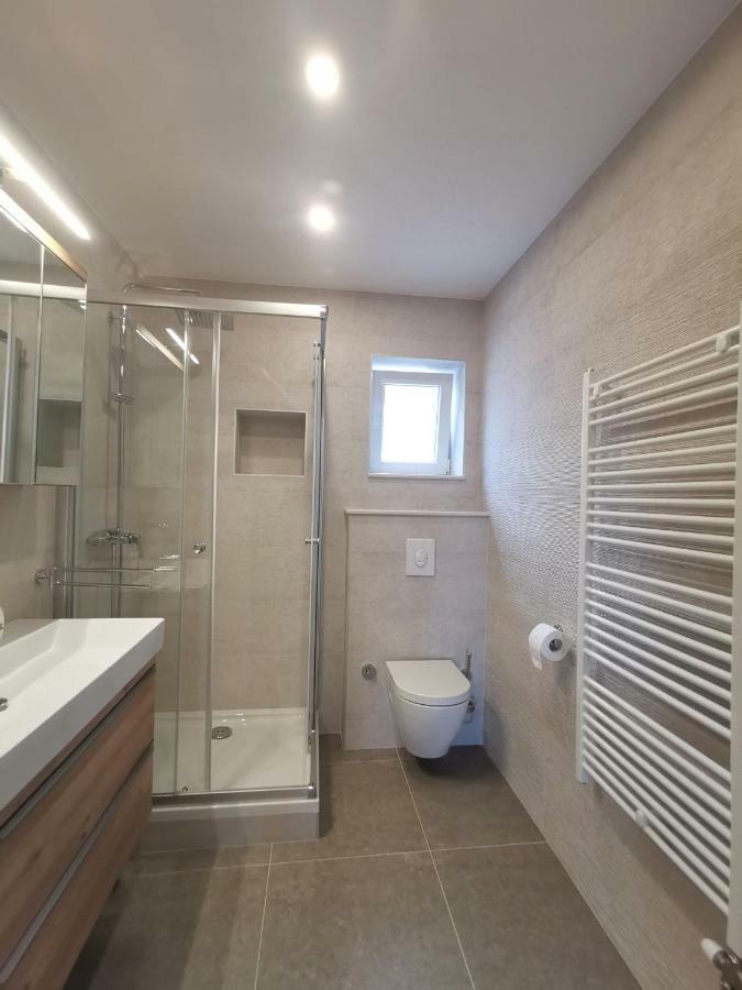 Apartments Tonkita With Jacuzzi Makarska Quarto foto